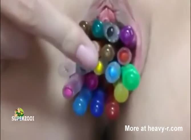 Video :Colorful pens got inserted into a lady's wet pussy